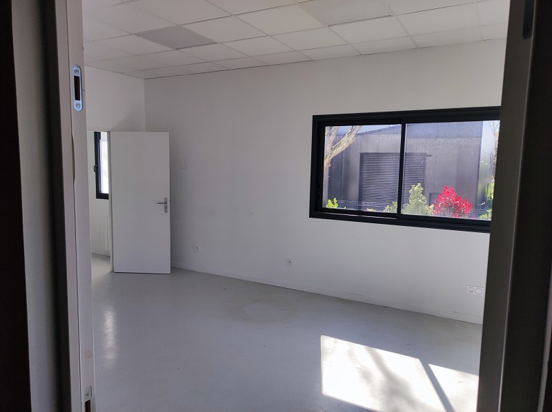 Agrandir la photo Entrepôt à louer - 140.0 m2 - 44 - Loire-Atlantique