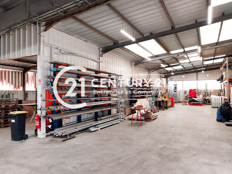 Local d'activité à louer - 900.0 m2 - 44 - Loire-Atlantique