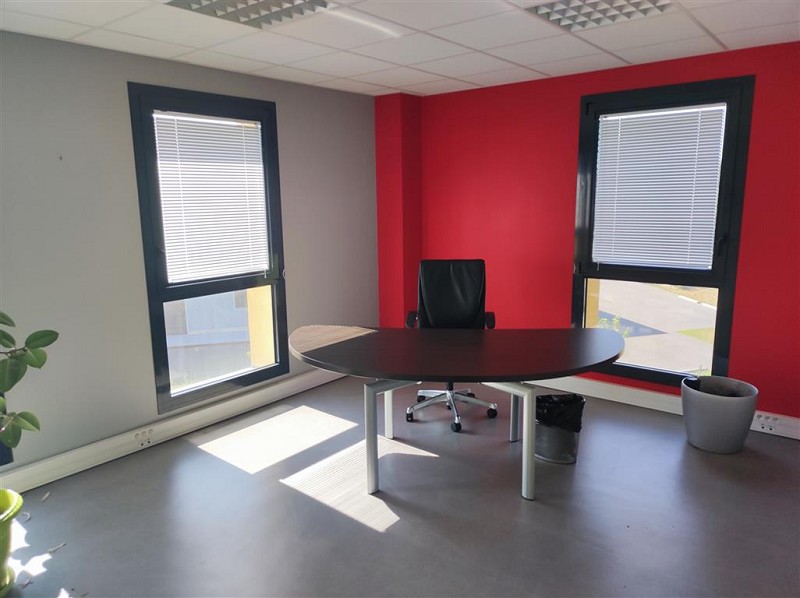Agrandir la photo Bureaux à vendre - 331.0 m2 - 44 - Loire-Atlantique