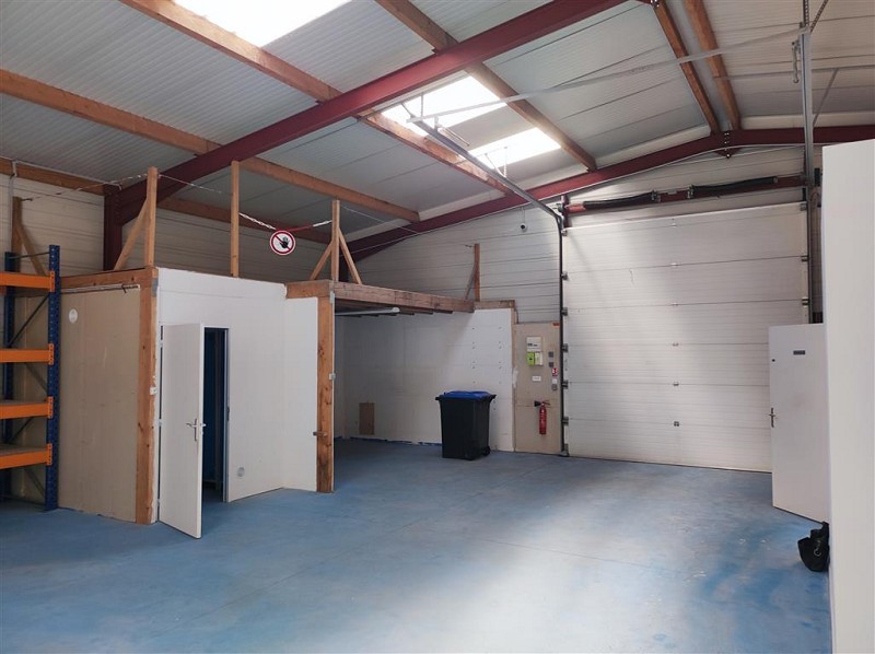 Local d'activité à louer - 109.0 m2 - 44 - Loire-Atlantique