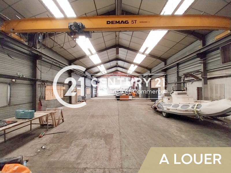Local commercial à louer - 2296.0 m2 - 44 - Loire-Atlantique
