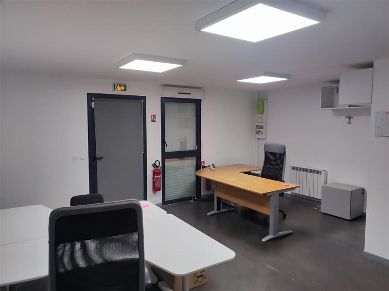 Agrandir la photo Local d'activité à louer - 239.0 m2 - 44 - Loire-Atlantique