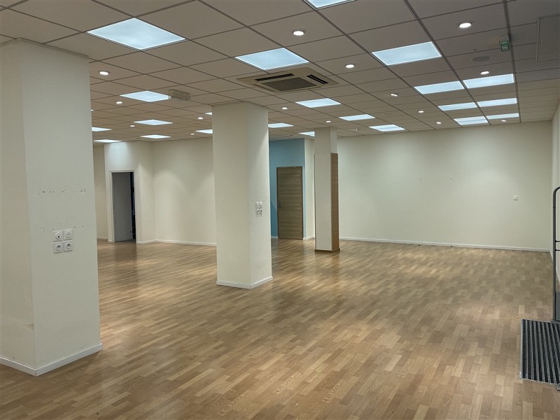 Agrandir la photo Tous commerces à louer - 215.0 m2 - 44 - Loire-Atlantique