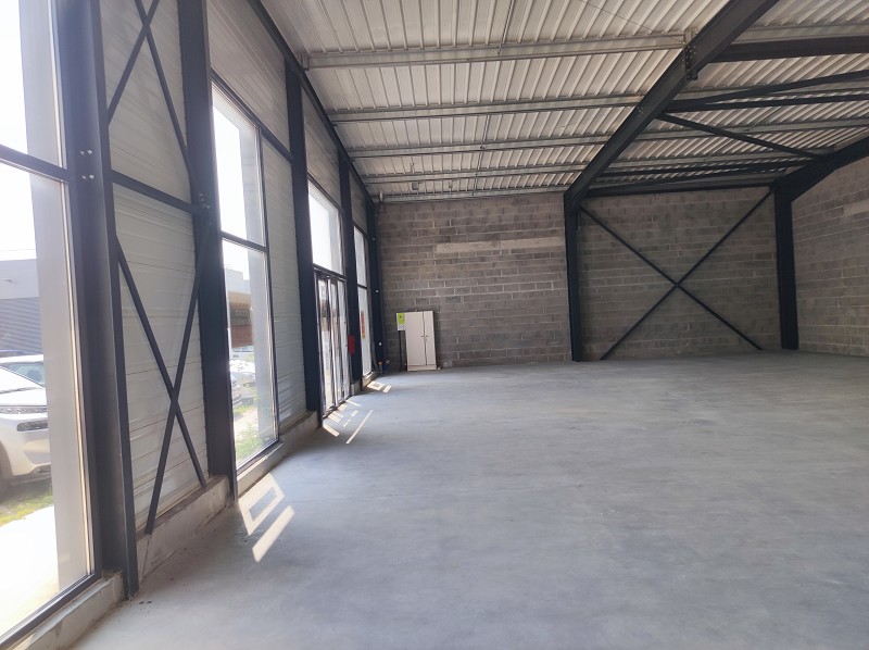 Agrandir la photo Local d'activité à louer - 240.0 m2 - 44 - Loire-Atlantique